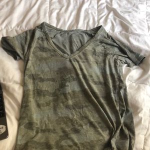 american eagle tshirt